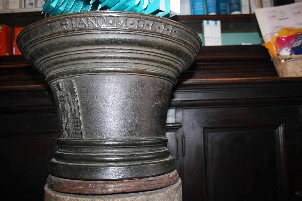 Antica Farmacia Pesci 10.JPG
